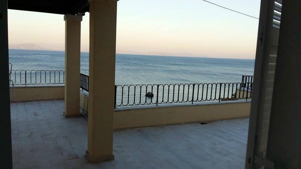 Litharia Apartments Benitses  Ngoại thất bức ảnh