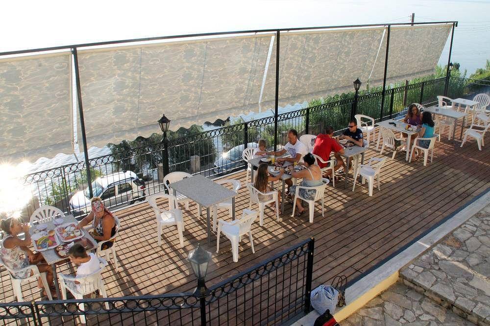 Litharia Apartments Benitses  Ngoại thất bức ảnh