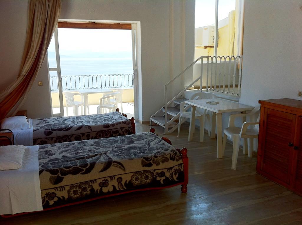 Litharia Apartments Benitses  Ngoại thất bức ảnh