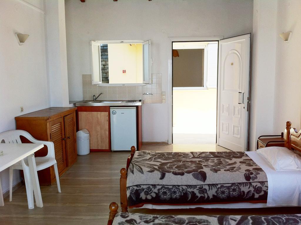 Litharia Apartments Benitses  Ngoại thất bức ảnh