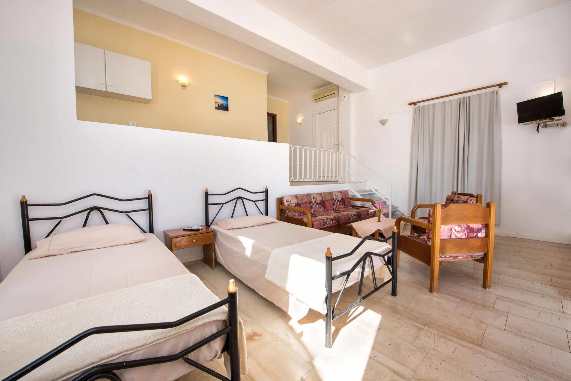 Litharia Apartments Benitses  Ngoại thất bức ảnh